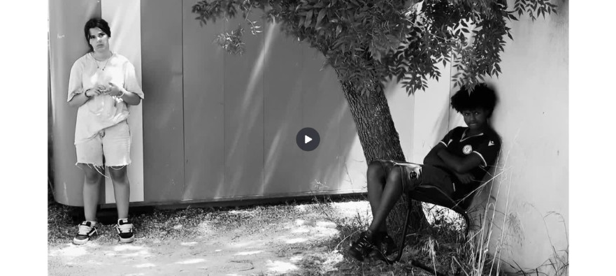 Clip en noir et blanc